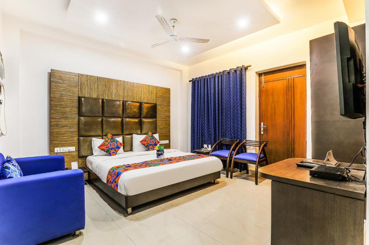 Fabhotel The Residency Dlf Galleria Γκουργκάον Εξωτερικό φωτογραφία