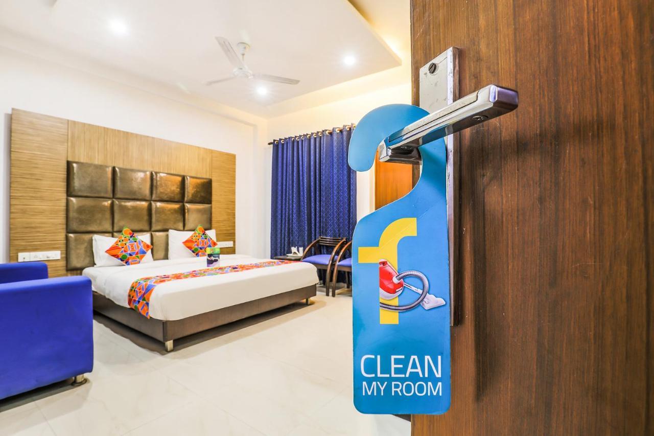 Fabhotel The Residency Dlf Galleria Γκουργκάον Εξωτερικό φωτογραφία