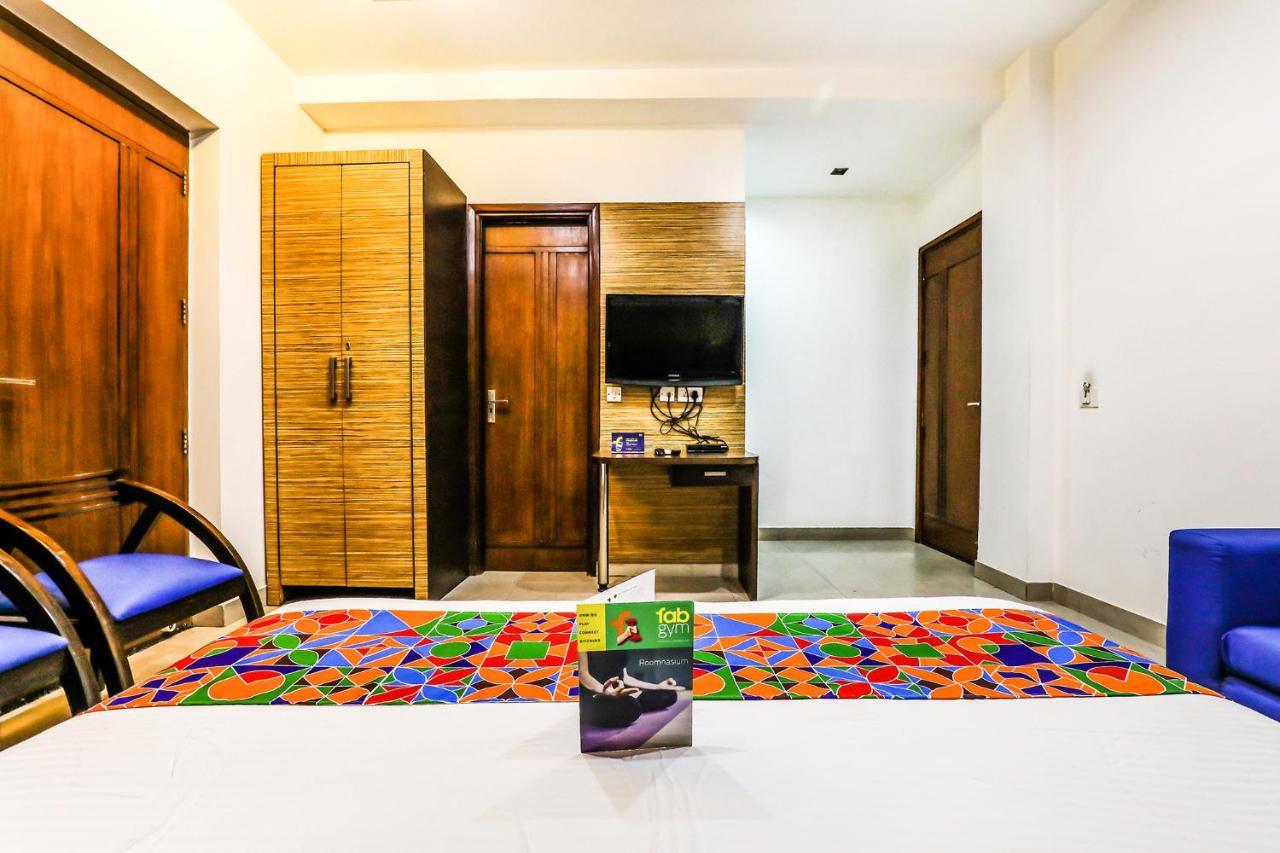 Fabhotel The Residency Dlf Galleria Γκουργκάον Εξωτερικό φωτογραφία