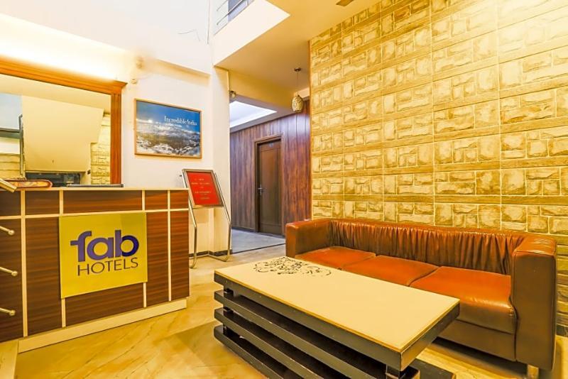 Fabhotel The Residency Dlf Galleria Γκουργκάον Εξωτερικό φωτογραφία